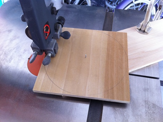 Perfect circle wheel bandsaw jig